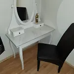 Apartment Hbs, Fewo, Eg, Best- Preis- Leistung, Naehe City, Einzelvermietung Moeglich, 1 Oder 2 Grosse Zimmer, Grosse Kueche, Logga, Bad, Einfach Und Gut Halberstadt
