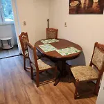 Hbs, Fewo, Eg, Best- Preis- Leistung, Naehe City, Einzelvermietung Moeglich, 1 Oder 2 Grosse Zimmer, Grosse Kueche, Logga, Bad, Einfach Und Gut Apartment *