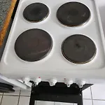 Apartment Hbs, Fewo, Eg, Best- Preis- Leistung, Naehe City, Einzelvermietung Moeglich, 1 Oder 2 Grosse Zimmer, Grosse Kueche, Logga, Bad, Einfach Und Gut *