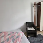 Apartment Hbs, Fewo, Eg, Best- Preis- Leistung, Naehe City, Einzelvermietung Moeglich, 1 Oder 2 Grosse Zimmer, Grosse Kueche, Logga, Bad, Einfach Und Gut