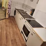 Hbs, Fewo, Eg, Best- Preis- Leistung, Naehe City, Einzelvermietung Moeglich, 1 Oder 2 Grosse Zimmer, Grosse Kueche, Logga, Bad, Einfach Und Gut Apartment Halberstadt