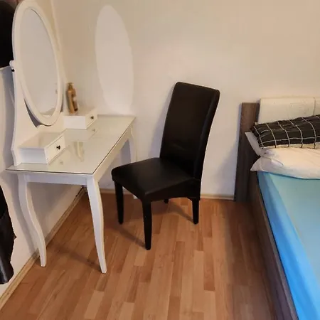 Apartment Hbs, Fewo, Eg, Parkplatz, Best- Preis- Leistung, Naehe City, Einzelvermietung Moeglich, 1 Oder 2 Grosse Zimmer, Grosse Kueche, Logga, Bad, Einfach Und Gut