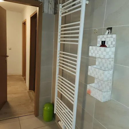 Hbs, Fewo, Eg, Parkplatz, Best- Preis- Leistung, Naehe City, Einzelvermietung Moeglich, 1 Oder 2 Grosse Zimmer, Grosse Kueche, Logga, Bad, Einfach Und Gut Apartment Halberstadt