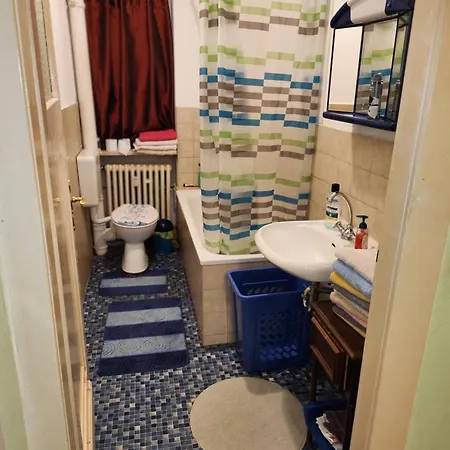 Hbs, Fewo, Eg, Parkplatz, Best- Preis- Leistung, Naehe City, Einzelvermietung Moeglich, 1 Oder 2 Grosse Zimmer, Grosse Kueche, Logga, Bad, Einfach Und Gut Apartment