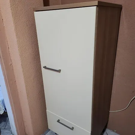Apartment Hbs, Fewo, Eg, Parkplatz, Best- Preis- Leistung, Naehe City, Einzelvermietung Moeglich, 1 Oder 2 Grosse Zimmer, Grosse Kueche, Logga, Bad, Einfach Und Gut Halberstadt