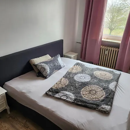 Hbs, Fewo, Eg, Parkplatz, Best- Preis- Leistung, Naehe City, Einzelvermietung Moeglich, 1 Oder 2 Grosse Zimmer, Grosse Kueche, Logga, Bad, Einfach Und Gut Apartment *