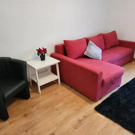 Hbs, Fewo, Eg, Parkplatz, Best- Preis- Leistung, Naehe City, Einzelvermietung Moeglich, 1 Oder 2 Grosse Zimmer, Grosse Kueche, Logga, Bad, Einfach Und Gut * Halberstadt