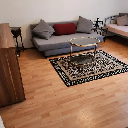 Hbs, Fewo, Eg, Parkplatz, Best- Preis- Leistung, Naehe City, Einzelvermietung Moeglich, 1 Oder 2 Grosse Zimmer, Grosse Kueche, Logga, Bad, Einfach Und Gut Apartment Halberstadt