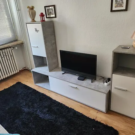 Hbs, Fewo, Eg, Parkplatz, Best- Preis- Leistung, Naehe City, Einzelvermietung Moeglich, 1 Oder 2 Grosse Zimmer, Grosse Kueche, Logga, Bad, Einfach Und Gut *