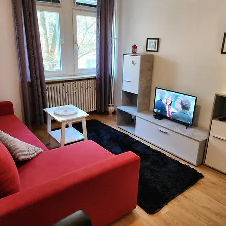 Hbs, Eg, Fewo, Sd, Parkplatz, Best- Preis- Leistung, Naehe City, Einzelvermietung Moeglich, 1 Oder 2 Grosse Zimmer, Grosse Kueche, Logga, Bad, Einfach Und Gut Apartment