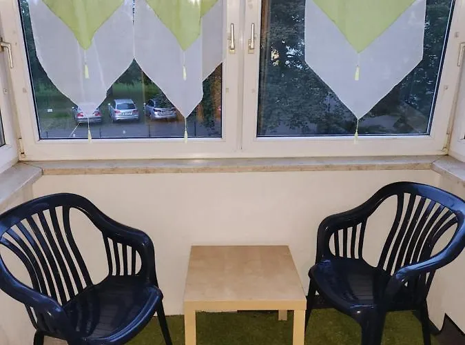 Apartment Hbs, Fewo, Eg, Best- Preis- Leistung, Naehe City, Einzelvermietung Moeglich, 1 Oder 2 Grosse Zimmer, Grosse Kueche, Logga, Bad, Einfach Und Gut *