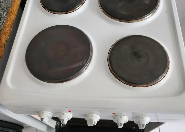 아파트 Hbs, Fewo, Eg, Best- Preis- Leistung, Naehe City, Einzelvermietung Moeglich, 1 Oder 2 Grosse Zimmer, Grosse Kueche, Logga, Bad, Einfach Und Gut *