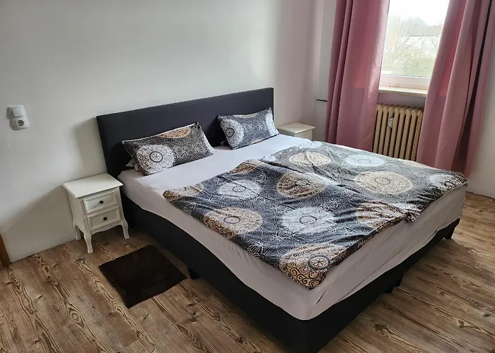 Apartment Hbs, Fewo, Eg, Best- Preis- Leistung, Naehe City, Einzelvermietung Moeglich, 1 Oder 2 Grosse Zimmer, Grosse Kueche, Logga, Bad, Einfach Und Gut Halberstadt
