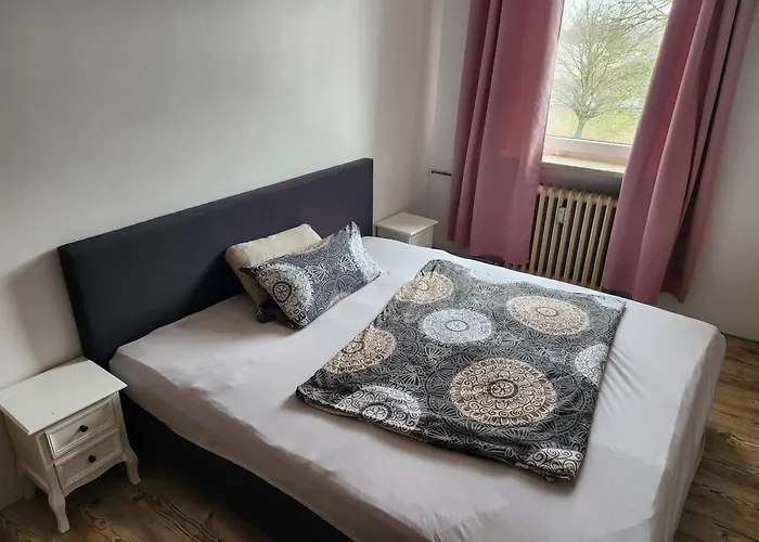 Hbs, Fewo, Eg, Best- Preis- Leistung, Naehe City, Einzelvermietung Moeglich, 1 Oder 2 Grosse Zimmer, Grosse Kueche, Logga, Bad, Einfach Und Gut 아파트 *